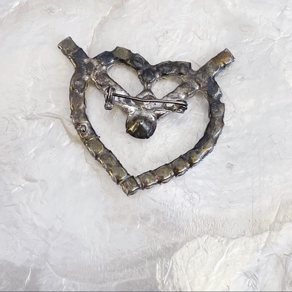 Vintage Silver Tone Large Heart Rhinestone Center Arrow Statement Brooch Love - Picture 8 of 10